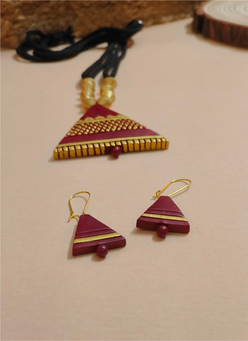 Teracotta Maroon Minimal Necklace and Earrings